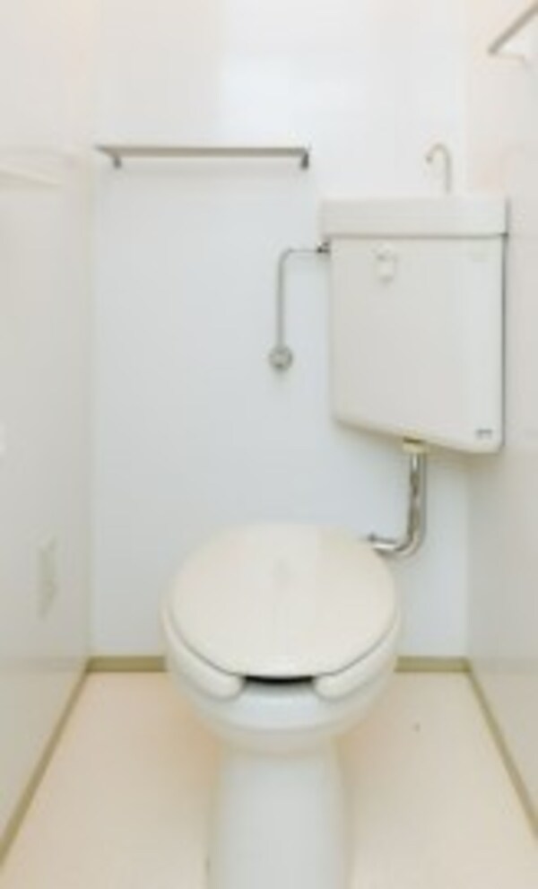 トイレ(別号室参考写真)