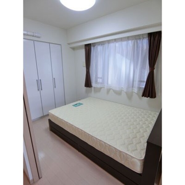 寝室(★家具・家電1式揃っております★)