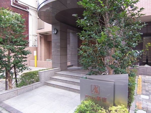 エントランス(弊社は全物件が仲介手数料半月分+税でご紹介可能です。)