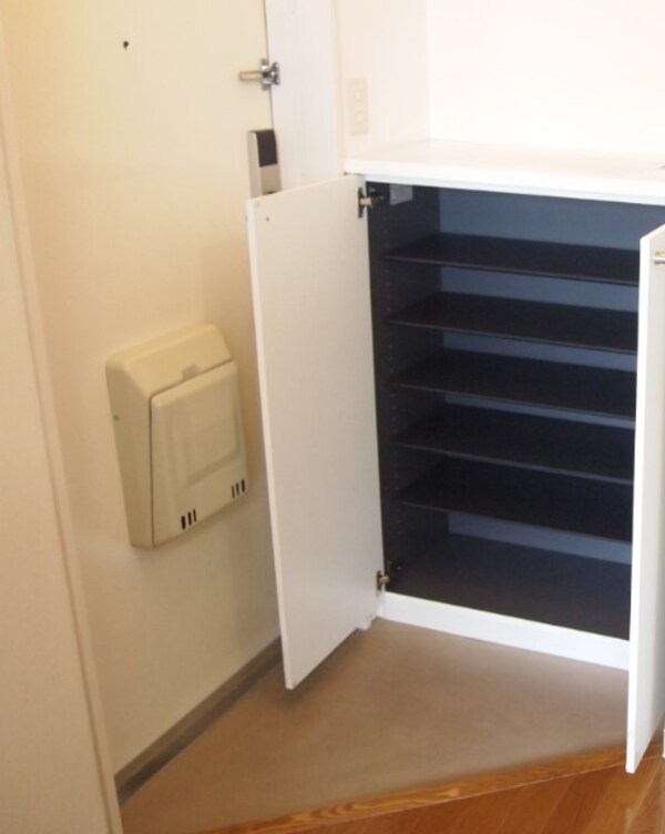 収納(生活に必要な家具・家電一式つき)