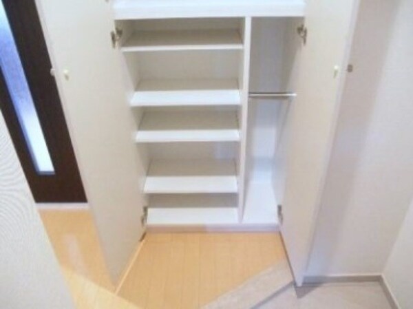 玄関(別号室参考写真)