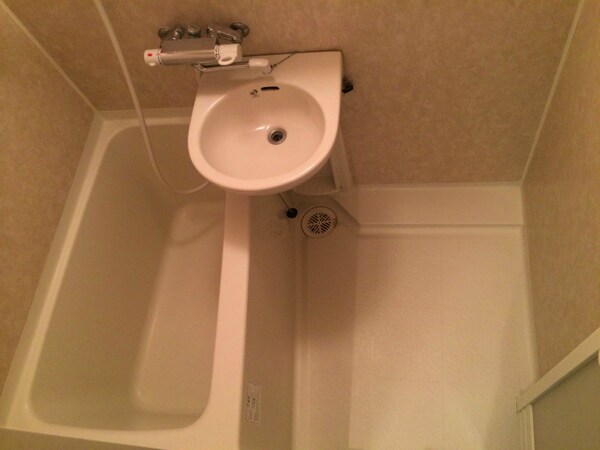 浴室(弊社は都内全域の家具家電付き物件がご紹介可能です。)