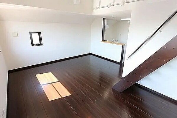 寝室(別号室参照)