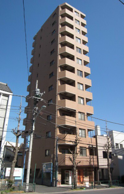 物件外観写真1　(家電・家具が1式揃っております。)