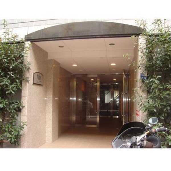 エントランス(リブマックスなら仲介手数料賃料半月分+消費税)
