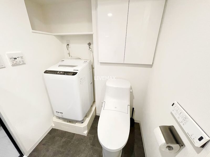 物件内観写真11　(写真は反転の間取りです)