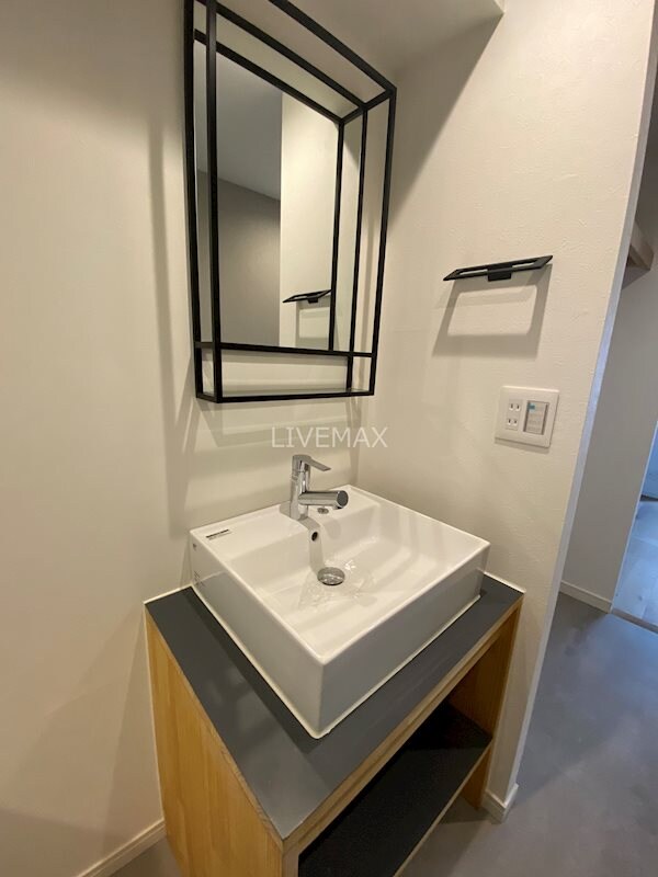 物件内観写真13　(別号室参考写真)