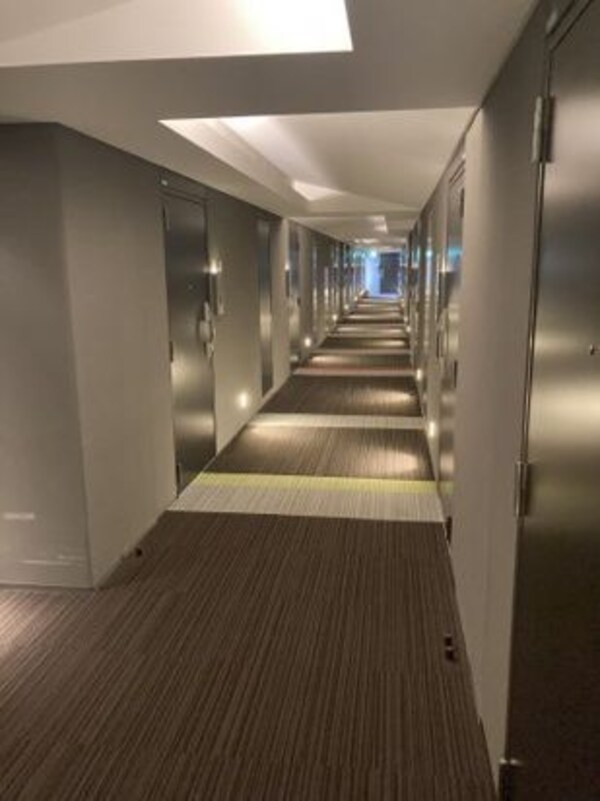 ロビー・ラウンジ(ゆとりのあるロビーです)