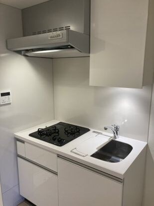 物件内観写真7　(コンパクトなキッチンで掃除もラクラク)