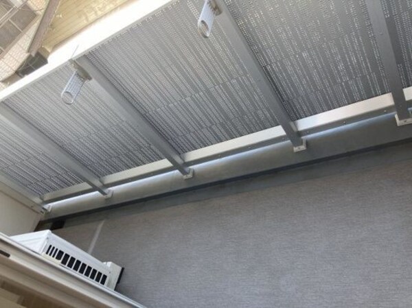 バルコニー(バルコニーからの眺めを楽しみながら食事をしませんか)