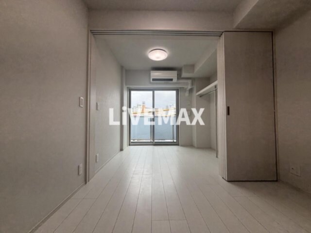 物件内観写真6　(別号室のためフローリングが異なります。)