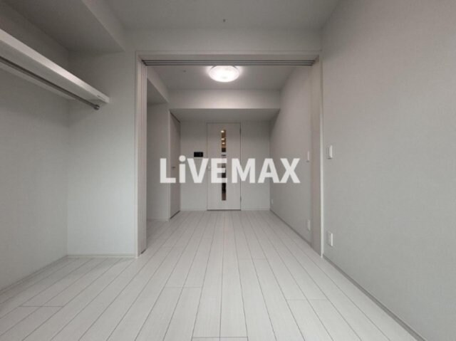 物件内観写真8　(別号室のためフローリングが異なります。)