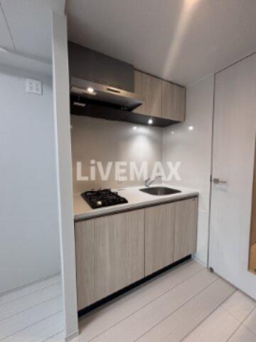 物件内観写真7　(別号室につきフローリングが異なります。)