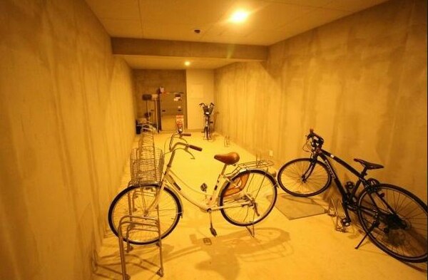 建物設備(駐輪場)