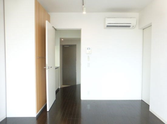 物件内観写真4　(～日々の生活は素敵なリビングで～)