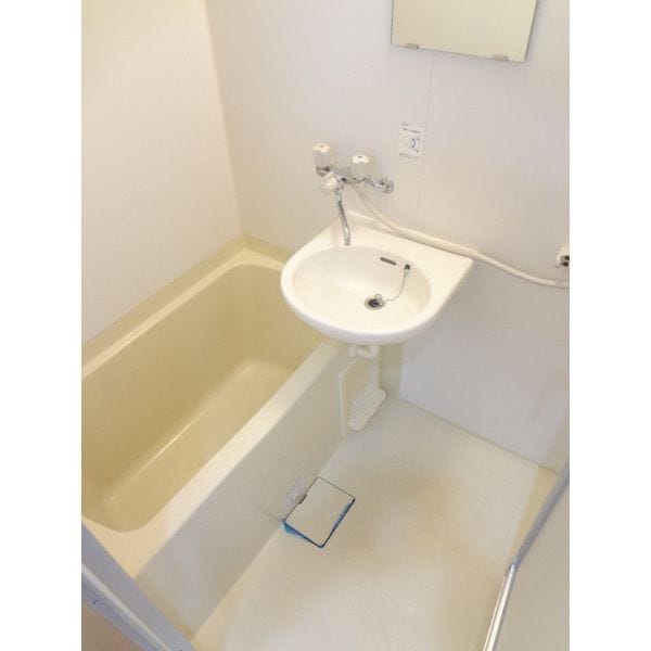 物件内観写真8　(別号室参考写真)