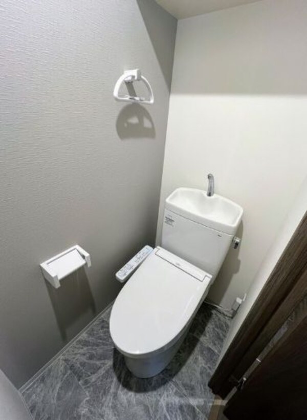 トイレ(別号室参考写真)