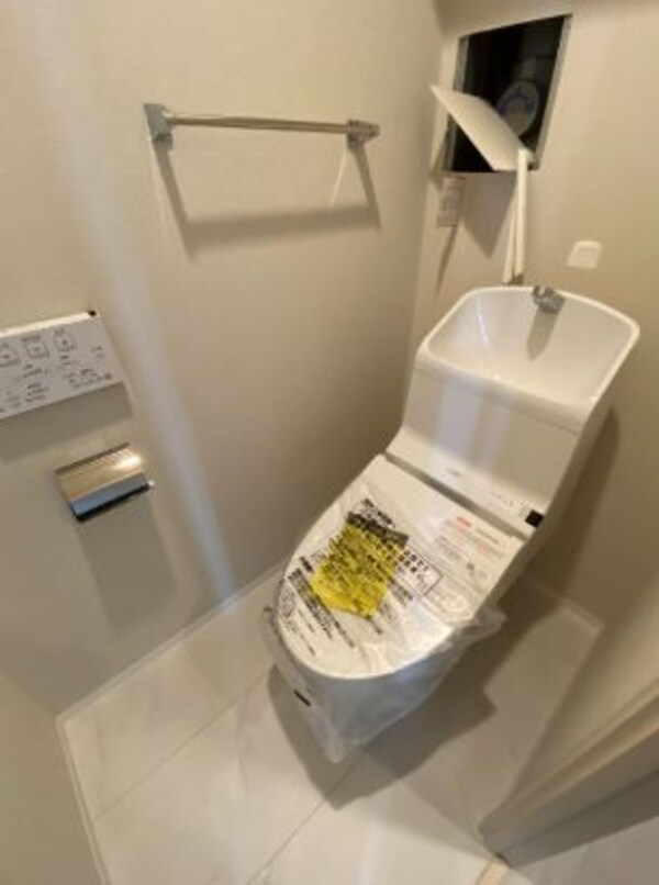 トイレ(別号室参考写真)