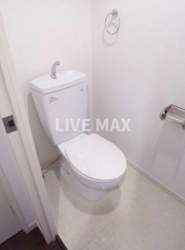 トイレ(別号室参考写真)