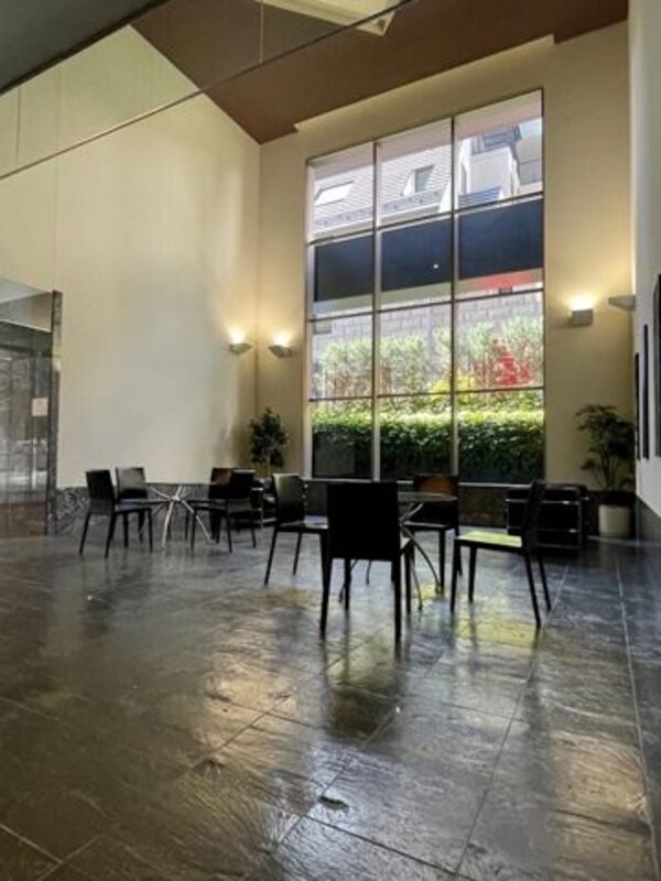 ロビー・ラウンジ(清潔なロビーです)