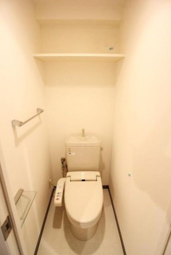 トイレ(別号室参考写真)