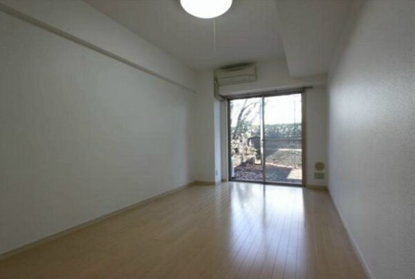 居室(別号室参考写真)