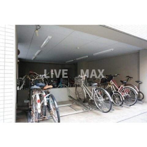 物件外観写真4　(駐輪場)