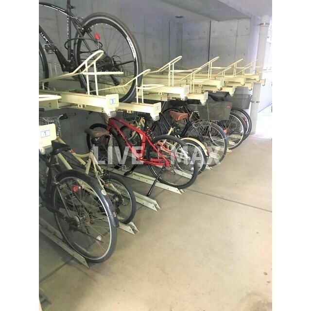 物件内観写真16　(駐輪場)