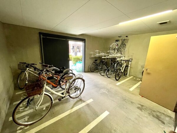 建物設備(駐輪場)
