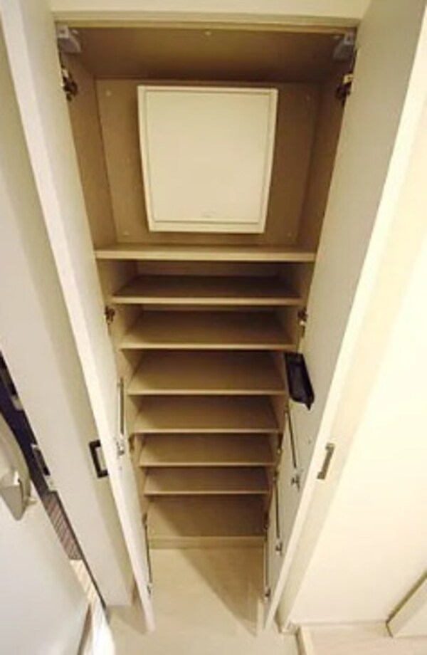 内装他