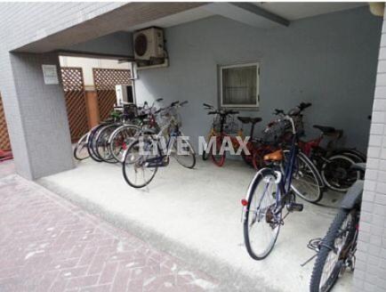 物件外観写真4　(駐輪場)