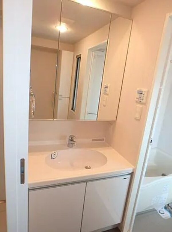 洗面・脱衣所(◇別号室参照写真◇反転タイプ◇)