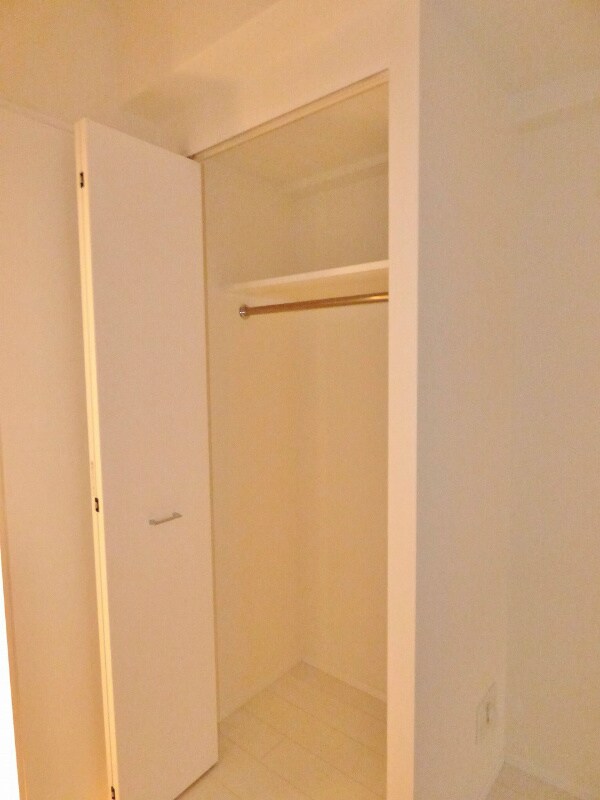 物件内観写真10　(別号室参照写真)