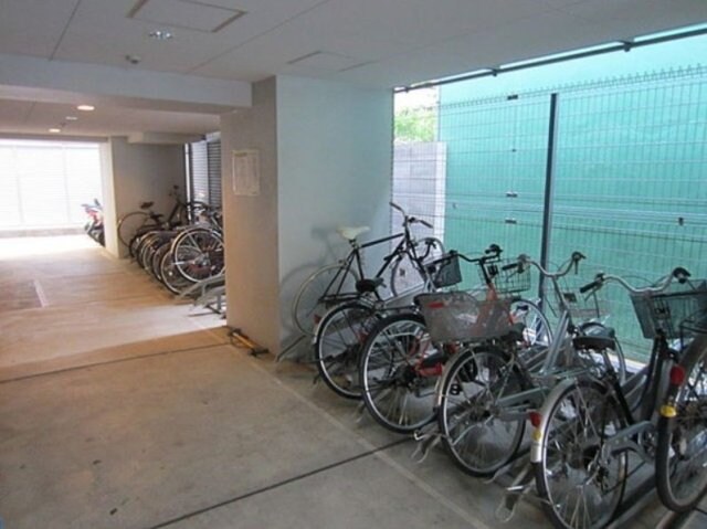 物件外観写真7　(駐輪場)