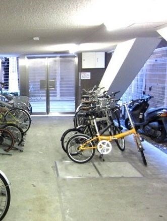 物件外観写真4　(駐輪場)