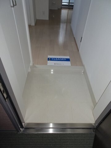 物件内観写真4　(※各住戸によってフローリング・建具のカラーが異なりので、現況)