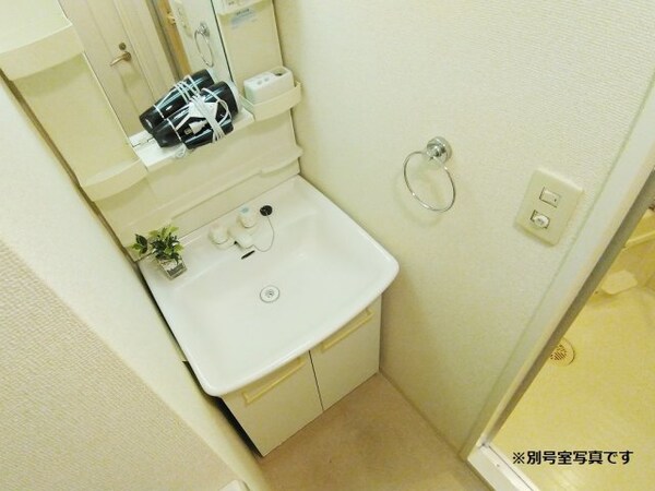 内装他