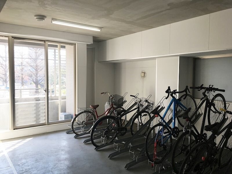 物件外観写真4　(駐輪場)