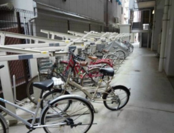 物件外観写真4　(駐輪場)