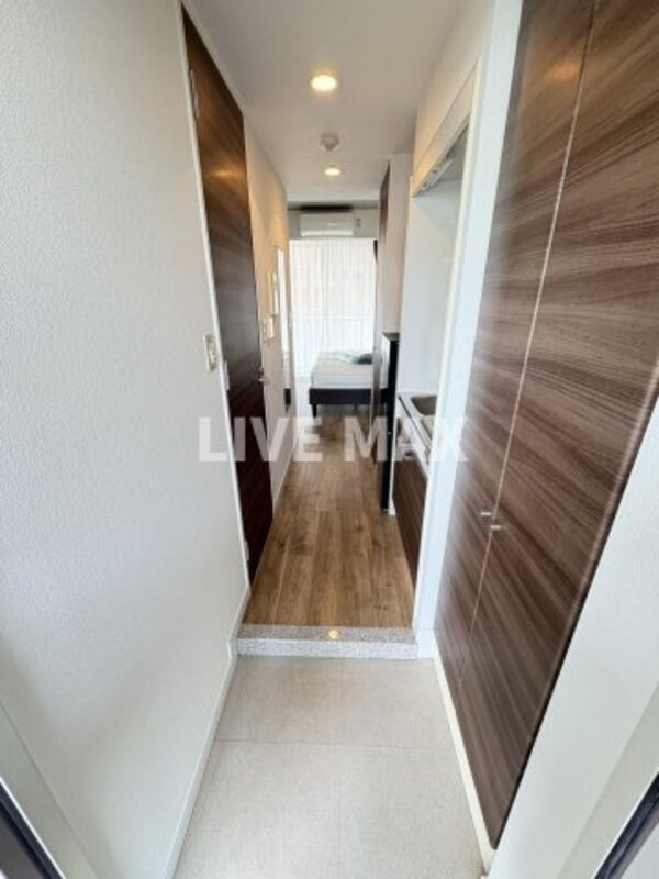 玄関(※別号室参考写真)