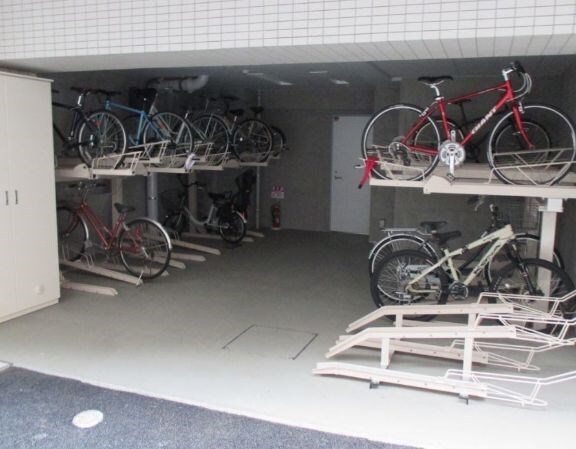 物件外観写真4　(駐輪場)