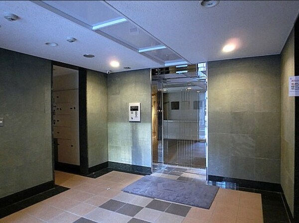 エントランス(◆半蔵門線『神保町』駅徒歩4分◆洋室広々8.7帖・独立洗面台)