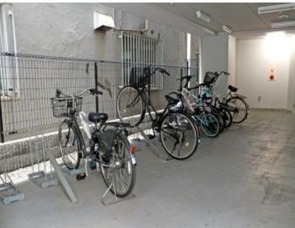 建物設備(駐輪場)