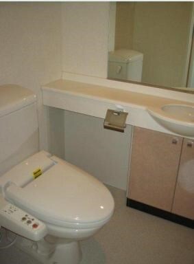 物件内観写真14　(家電・家具が1式揃っております。)