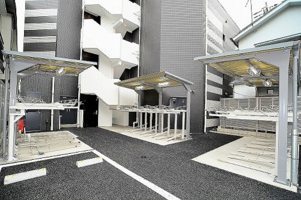 エントランス(駐輪場)