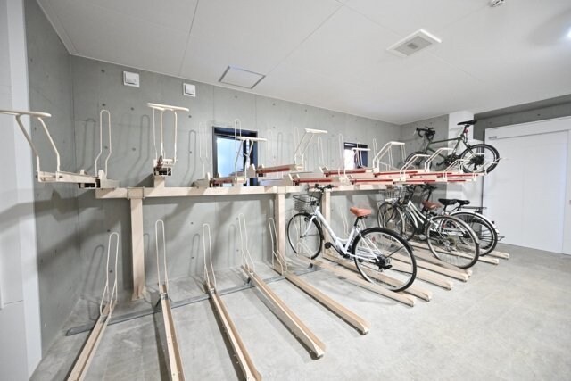 物件外観写真4　(駐輪場)