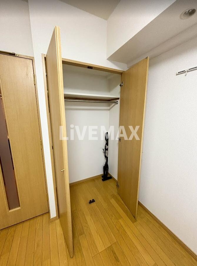 物件内観写真17　(家電・家具が1式揃っております。)