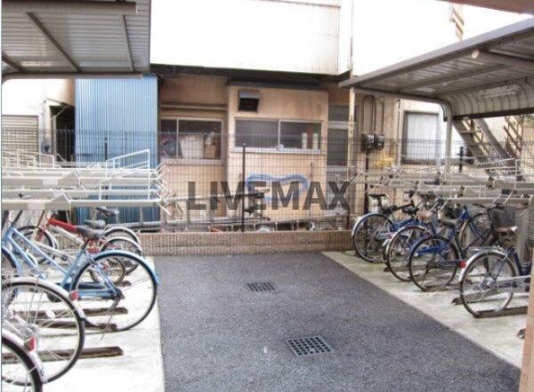 物件外観写真4　(駐輪場)