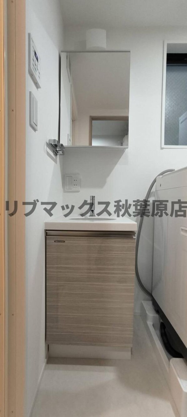 独立洗面台