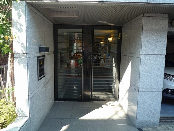 エントランス(弊社は全物件が仲介手数料半月分+税でご紹介可能です。)